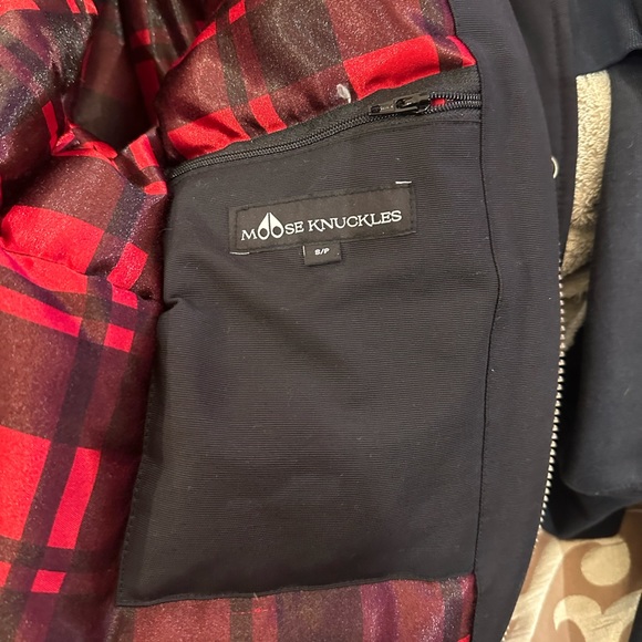 Moose knuckles size small jacket almost new - Picture 5 of 5